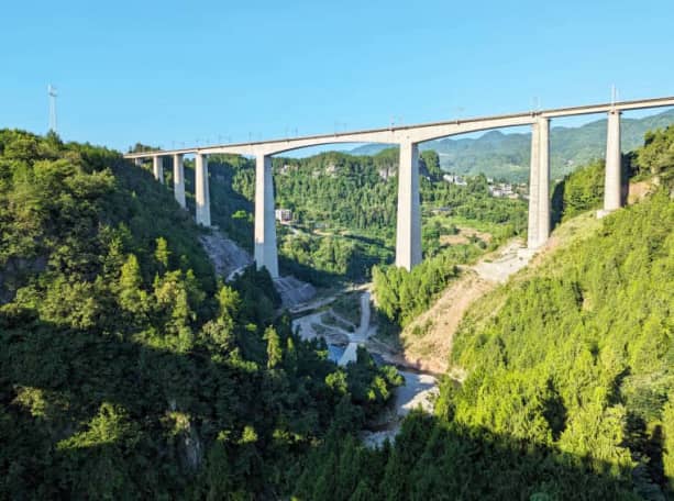 Qianjiang Railway Bridge